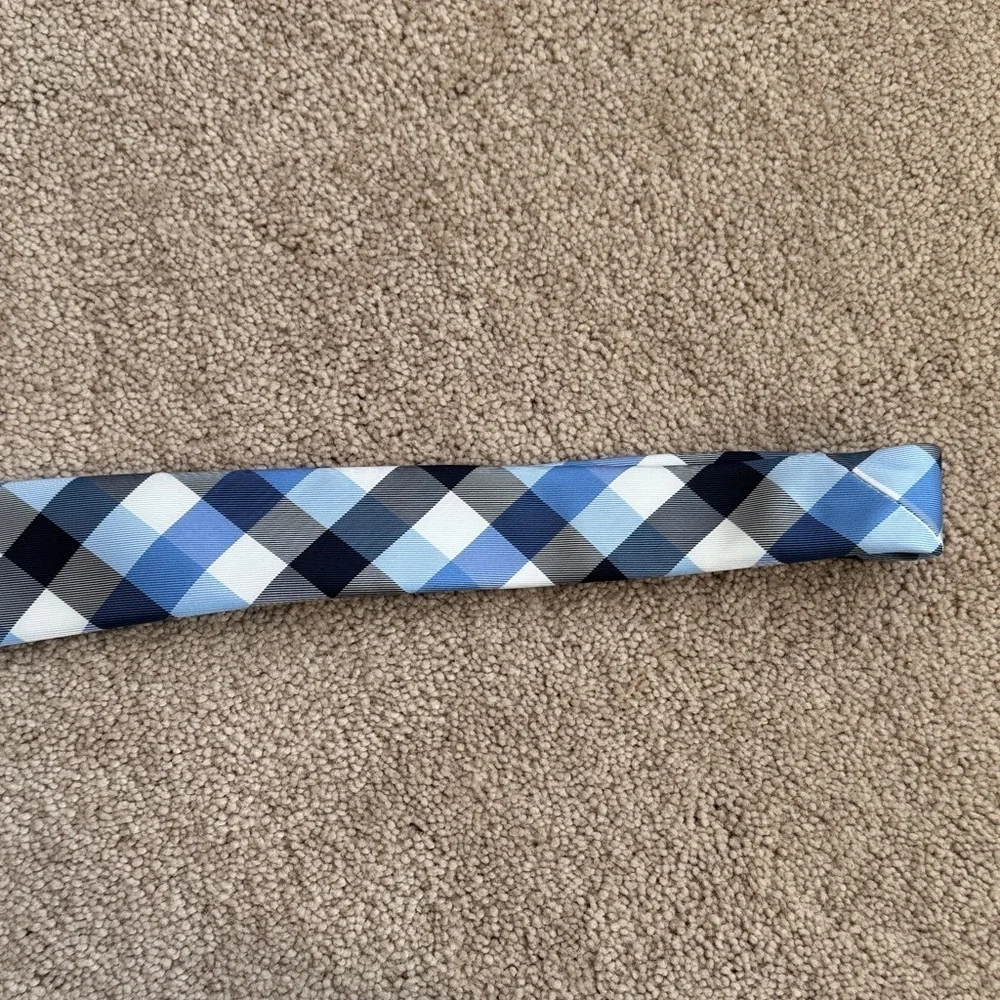 Nautica stylish checkered